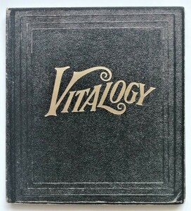 中古CD　Pearl Jam『 Vitalogy 』輸入盤 / 品番：EK66900 / 紙ジャケット仕様