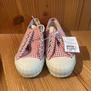 【新品未使用】WASK GIRLS WEE AGED SAYGY KIDS べべ　スニーカー　子供用スニーカー　18cm