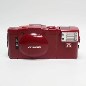 04) OLYMPUS XA2 コンパクトフィルムカメラ D.ZUIKO 35mm F3.5 Electronic Flash A11 赤 レッド シャッターOK オリンパス