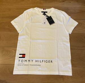 TOMMY HILFIGER トミーヒルフィガー　サイドヘムロゴTシャツ(オンライン限定) 新品Sサイズ