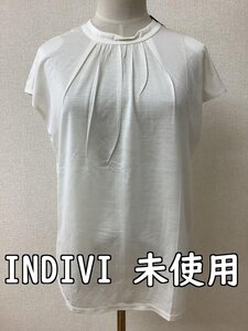 インディヴィ (INDIVI) タグ付き未使用 オフホワイトトップス レーヨンとシルク サイズ38