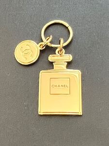 【CHANEL】シャネル ホリデー限定ギフトラッピングチャーム　No5ボトル