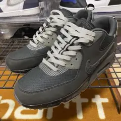 【レア】NIKE AIRMAX 90 UNDEFEATEDアンディーフィーテッド