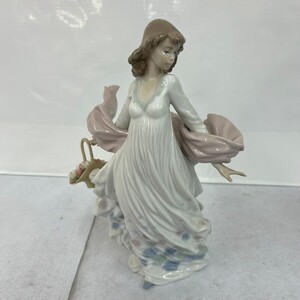 O425-U36-918 LLADRO リヤドロ 5898 春の輝き 花 少女 フィギュリン 陶器 人形 置物 オブジェ 約高さ30×横幅20×奥行13cm ⑩