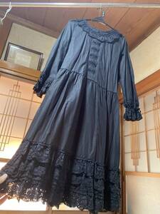 【超お買得】美品15,900円（少し難写真④）PH黒綿ローンレース長袖ワンピ裏地無し（メルローズ製品Freeサイズ）とても豪華