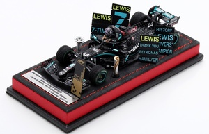 海外ショップ特注1/43 メルセデス AMG W11 トルコGP 2020 L.ハミルトン 7th チャンピオン アルカンタラレザーベース トロフィー&ボード