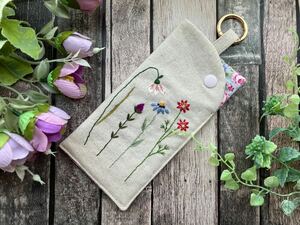 handmade野花の手刺繍　メガネケース(内布バラ柄)ハンドメイド　コットンリネン　プレゼントに！花柄刺しゅう