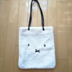 ファー素材の顔刺繍トートバッグ