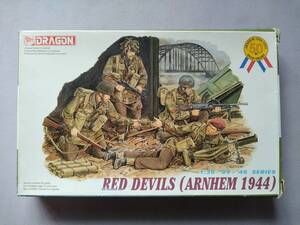 【DRAGON/英陸軍】6023 1/35 RED DEVILS レッドデビルズ ARNHEMアーネム1944(マーケットガーデン作戦)【PIATピアット対戦車擲弾発射器】