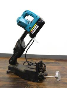 【宮城県直引限定】通電OK makita/マキタ 6型ポータブルバンドソー 2106 工具/電動工具 大工道具 現場作業 スタンド付き 現状品『ZC136』