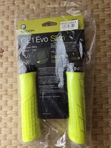 ERGON　GE1　EVO　SLIMグリップ　イエロー　新品開封品です