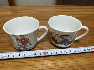 チープ　土蔵からの掘り出し物　昭和レトロ　カップ　２個　小さ目