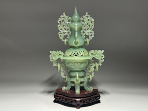 【瑞】中国美術　玉石　細工透かし彫刻　香炉　台座付　唐物 時代物　本体高：２５ｃｍ