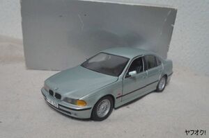 Die neue BMW 5シリーズ Reihe E39 1/24 ミニカー