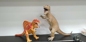 恐竜フィギュア　ソフビ　ティラナサウルス　スピノサウルス