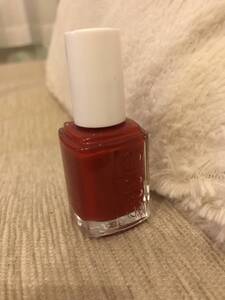 essie カラーポリッシュ #362 赤