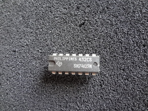 テキサス製　SN7403N(Quad 2-Input Positive NAND Gate with oPEN Collector Output)②　1個