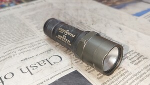 【中古】SUREFIRE E1e-HA Executive Elite 1セル3V 30ルーメン 旧ロゴ　グレー　シュアファイア　検（3P 6P 