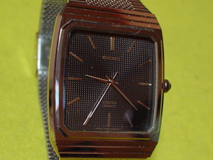 CITIZEN　EXCEED　腕時計　角型　薄型　ゴールド＆ブラック　JAPAN