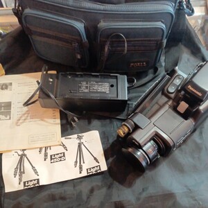 ビデオカメラ● Panasonic　AG-32C