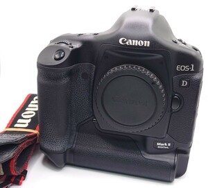 【B02-396】 Canon EOS-1 D Mark Ⅱ ボディ デジタル一眼レフカメラ キャノン デジカメ 【KE-774】 