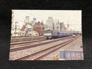 【昔の鉄道写真】LC260-37■荻窪駅■9535レ■EF60512＋スハフ1413■昭56.1.25■国鉄/国電■r-64