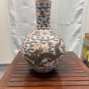 【コレクター放出品】大清康熙年製　清乾隆青花竜門　天球瓶　徳鎮花瓶 花瓶 壺 飾壺 花入れ 骨董品　貴重品　龍紋　中国　古玩　美術