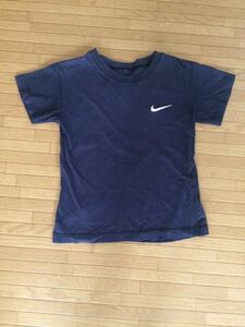 ☆ナイキ 子供 140 サイズ Tシャツ 綿100% 紺色 ジュニア 私服 スポーツ 運動全般に☆NIKE☆