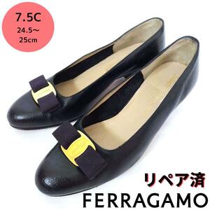 フェラガモ【Ferragamo】ヴァラ リザード型押し パンプス 紺色