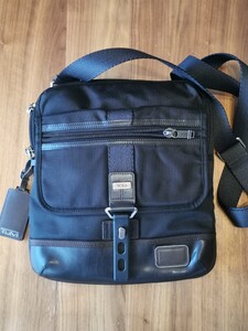 トゥミ TUMI ショルダーバッグ 222304HK2 ALPHA BRAVO ANNAPOLIS ZIP FLAP HICKORY バリスティックナイロン ナパレザー 牛革