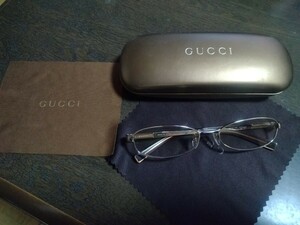 GUCCIメガネ 　