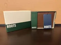 ROOTS 二つ折り財布(新品未使用)