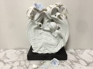 LLADRO　リヤドロ　6HS55　フィギュリン　陶器　花　少女　置物　　　　B4