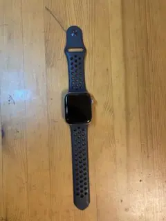 【匿名発送・美品】Apple Watch Series 4 gpsモデル44mm