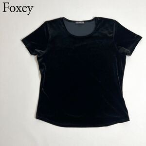 良品 FOXEY NEW YORKフォクシーニューヨークベロアTシャツ　ブラウス 半袖　ロゴ刺繍　トップスレディース