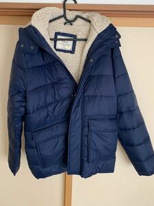 ☆アバクロ☆Abercrombie&Fitch☆ダウンジャケット☆Mサイズ☆紺色☆未使用☆フード付☆裏ボア☆