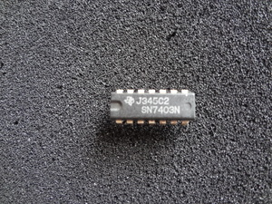 テキサス製　SN7403N(Quad 2-Input Positive NAND Gate with oPEN Collector Output) ③ 1個