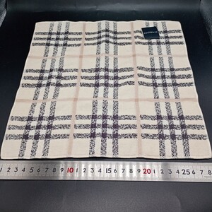 BURBERRY バーバリー タオルハンカチ　オフホワイト　ブラックチェック　no.3008