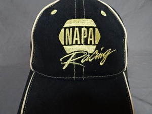 激レア USA購入 NASCAR参戦 老舗カー用品販売【NAPA RACING】【＃56 Martin Truex Jr】サインロゴ刺繍入り カモフラ柄キャップ中古良品