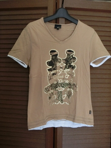 　JUST CAVALLI/ジャストカヴァリ プリントVネックMENS　Tシャツ ブラウン日本S～M相当（表記S）made in Italy 美品！