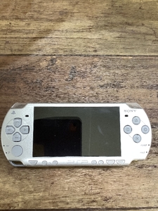 D1d PSP本体 通電動作未確認のジャンク品 SONY シルバー 現状品