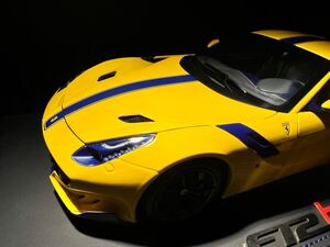 BBR 1/18 フェラーリ F12TDF Giallo Modena 4305