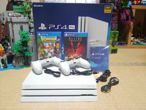 PlayStation 4 Pro Glacier White / 2 Controllers / 2 Games (海外版 Aliens Fireteam Elite & 海外版 Crash Bandicoot)動作確認済み