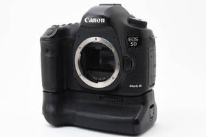 ★☆【動作可能品！】 #2303805 Canon キヤノン EOS 5D Mark III ボディ + BG-E11 デジタル一眼カメラ☆★