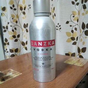 未開栓　DANZKA ウォッカ　750ml