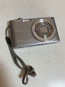 ●○CASIO EXILIM ZOOM EX-Z200 コンパクトデジタルカメラ カシオ○●中古　本体　 デジカメ　カメラ　 シルバー