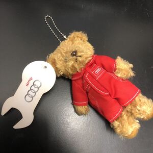 未使用★Audi アウディ　クマ　ベア　くま　キーホルダー　ぬいぐるみ　ノベルティ★つなぎ　赤