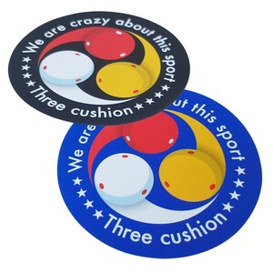 スリークッション（three cushions） キャロムビリヤード（carom billiards）オリジナルステッカー「Three cushion」（直径７cm、２枚1組)