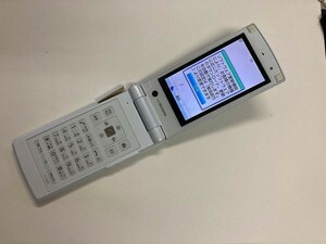 AC150 docomo F-02B ホワイト