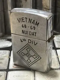 【ベトナムZIPPO】本物1968年製ベトナムジッポ「第4歩兵師団」NUI DA